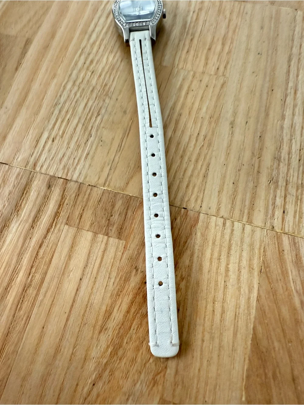 Timex ladies barrel shaped white leather watch NEW BATTERY